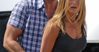 Gerard Butler and Jennifer Aniston on the set of the romantic comedy “The Bounty”
