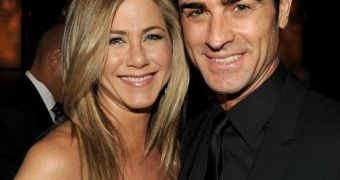 Justin Theroux and Jennifer Aniston are trying “everything” to have a baby, says new report