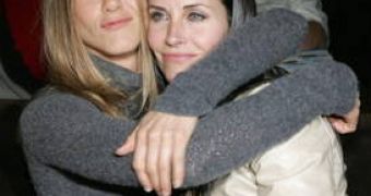 Jennifer Aniston totally ditched good friend Courteney Cox because of Justin Theroux, says report