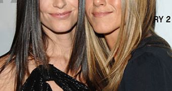 Report says Jennifer Aniston patched things up with Courteney Cox because her romance with Justin Theroux went from bad to worse