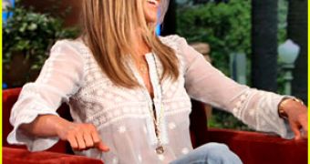 Jennifer Aniston Talks “Friends” Reunion with Ellen – Video