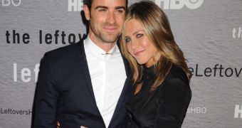 Jennifer Aniston talks dead boyfriend, current fiance Justin Theroux with the New York Times
