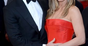 Report says Jennifer Aniston will wear Valentino, Justin Theroux Armani at the wedding