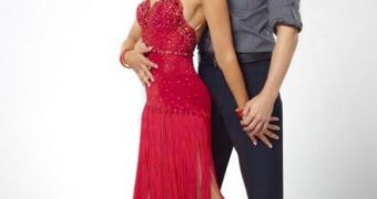 Jennifer Grey and Derek Hough get first 10s on DWTS with Argentine tango