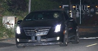 Jennifer Lawrence goes incognito for a last visit at Chris Martin's home