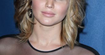 Jennifer Lawrence Unveils New Haircut at GLAAD Media Awards 2013 – Photo