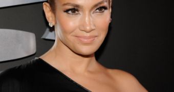 Jennifer Lopez Addresses Rumors of Replacing Mariah Carey on American Idol – Video
