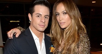 Casper Smart and Jennifer Lopez will tie the knot in December, in very lavish ceremony she'll be paying for, says report