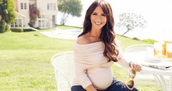 Jennifer Love Hewitt is a new mom and fashion designer but she’s also ready to come back to work in TV