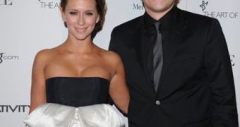 Jennifer Love Hewitt and Alex Beh are no longer an item, rep confirms