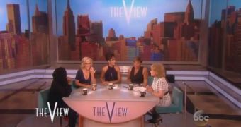 Jenny McCarthy shows off her new yellow sapphire engagement ring on The View