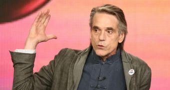Jeremy Irons Explains Controversial Gay Marriage Comments