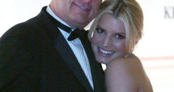 Jessica Simpson’s dad Joe is reportedly gay, her mom has filed for divorce