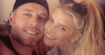 Eric Johnson and Jessica Simpson will be married on July 4