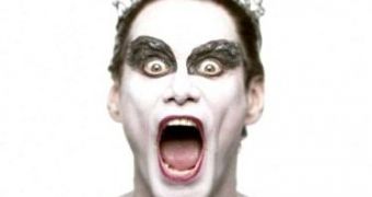 Jim Carrey does “Black Swan” spoof for SNL, kills it