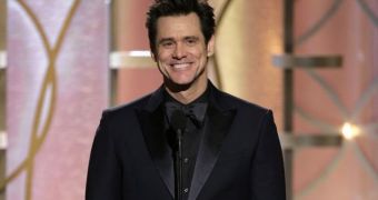 Jim Carrey at the Golden Globes 2014, while fans were mourning him on Facebook