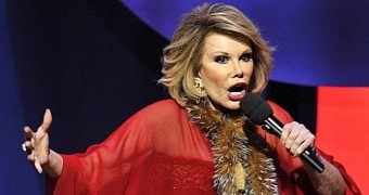 Joan Rivers' family looking to sue clinic where she had botched operation