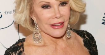 Joan Rivers says she was held “hostage” at airport in Costa Rica over a misunderstanding