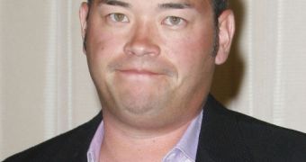 Jon Gosselin gets gigantic dragon tattoo on his back to symbolize re-birth and a new stage in his life
