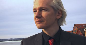Assange discusses Australian surveillance