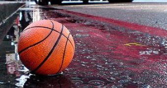 The use of innapropriate basketball equipment increases injury risks