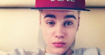 Justin Bieber Asks for Pirated Copy of UFC Event