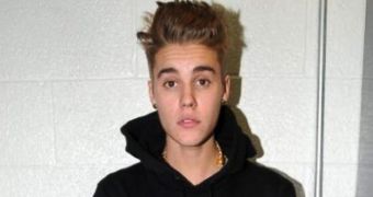 Justin Bieber gets a helping hand from eyewitnesses to clear him of robbery charges