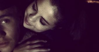 Justin Bieber posts a pic of him and Selena Gomez looking very much in love again