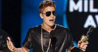 Justin Bieber's name is met with boos and jeers at the Canadian Juno Awards