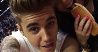 Justin Bieber and Pattie Mallette go to NBA game as Mother’s Day special treat