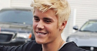 Justin Bieber has platinum blonde hair right now