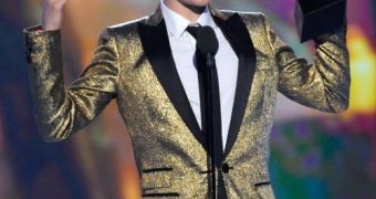 Justin Bieber is overwhelmed at winning Top New Artist at Billboard Music Awards 2011