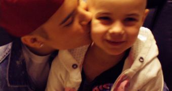 Justin Bieber Meets Girl Suffering from Leukemia in Hospital