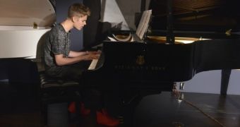 Justin Bieber pays a tribute to Jerry Lee Lewis with his own version of “Whole Lotts Shackin' Goin' On”