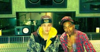 Justin Bieber squashes rumors of retirement with this photo of him in the studio with Kid Cudi