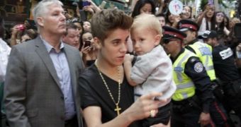 Former bodyguard sues Justin Bieber for alleged physical and verbal abuse, unpaid overtime