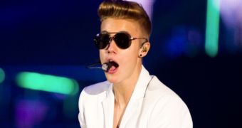 Justin Bieber with Anne Frank comment, is yet to apologize
