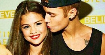 Selena gomez dumps Justin Bieber again for cheating on her