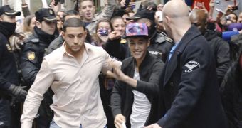 Justin Bieber's bodyguard accused of theft in Atlanta paparazzo incident