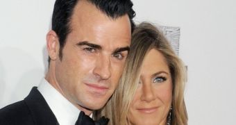 Justin Theroux is reportedly very sensitive about his thinning hair, even if Jennifer Aniston doesn’t mind it