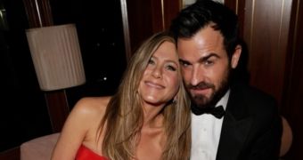 Jennifer Aniston and Justin Theroux will marry this summer, have “funniest wedding in showbiz history”