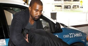 Kanye West attacks paparazzo Daniel Ramos, tries to take his camera