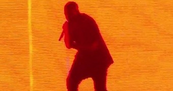 Kanye West Crashes The Weeknd’s Set at Coachella 2015 - Video