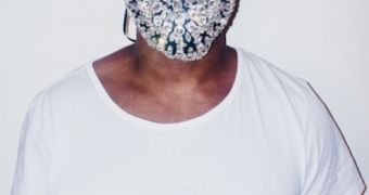 Kanye West Has NYC Concert Meltdown, Says “I’m No Celebrity”