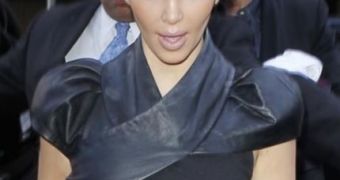 Kardashian sisters terminate deal with MasterCard for Kardashian Kard