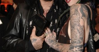 Kat Von D is back with Nikki Sixx, has kicked Jesse James to the curb