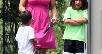 “I have a feeling there are many more jungle outbursts to be handled. Help me!!!!!!!!” Kate Gosselin blogs about her 8 children
