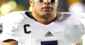 Manti Te’o and his parents will sit down for an interview with Katie Couric