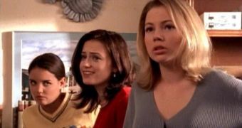 Katie Holmes and Michelle Williams reportedly didn’t see eye to eye on the set of “Dawson’s Creek”