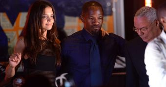 Katie Holmes and Jamie Foxx have some fun dancing, the Internet wants them to date
